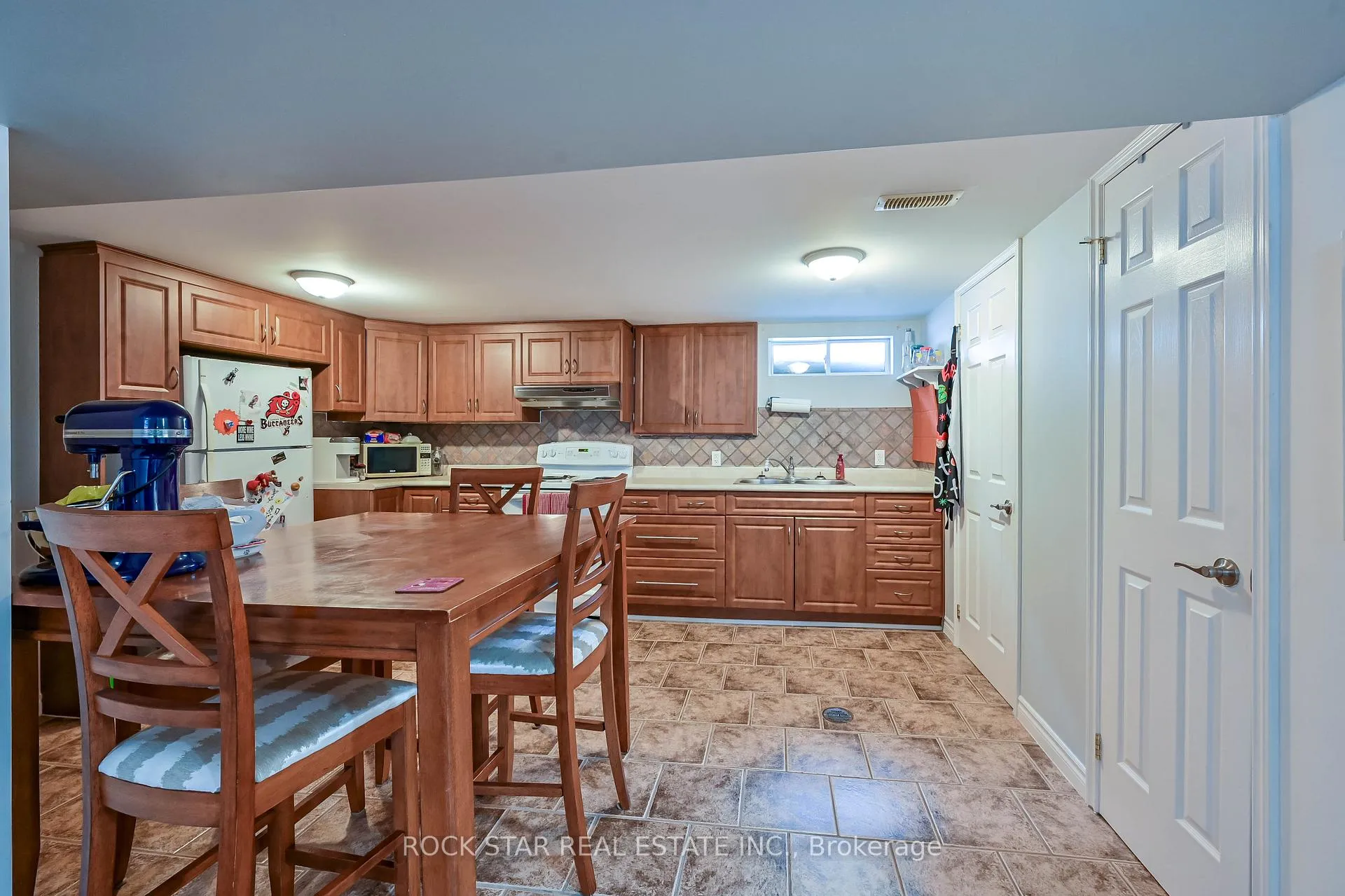 Photo 33 of 73 Barwood Crescent, Kitchener — HOMEH