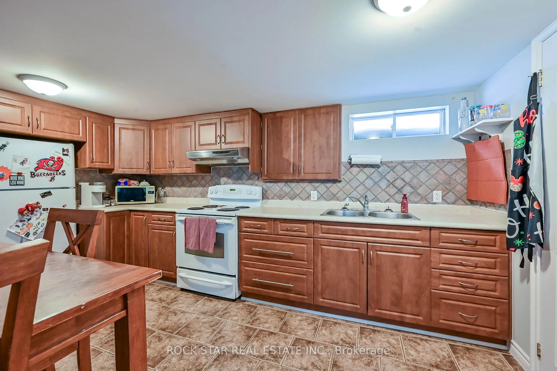 Photo 34 of 73 Barwood Crescent, Kitchener — HOMEH