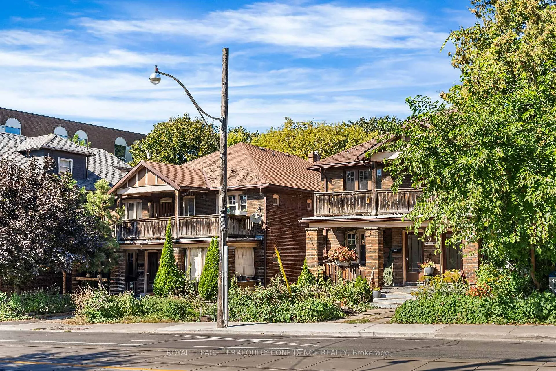 Photo 4 of 558-562 Kingston Road, Toronto, East End-Danforth — HOMEH