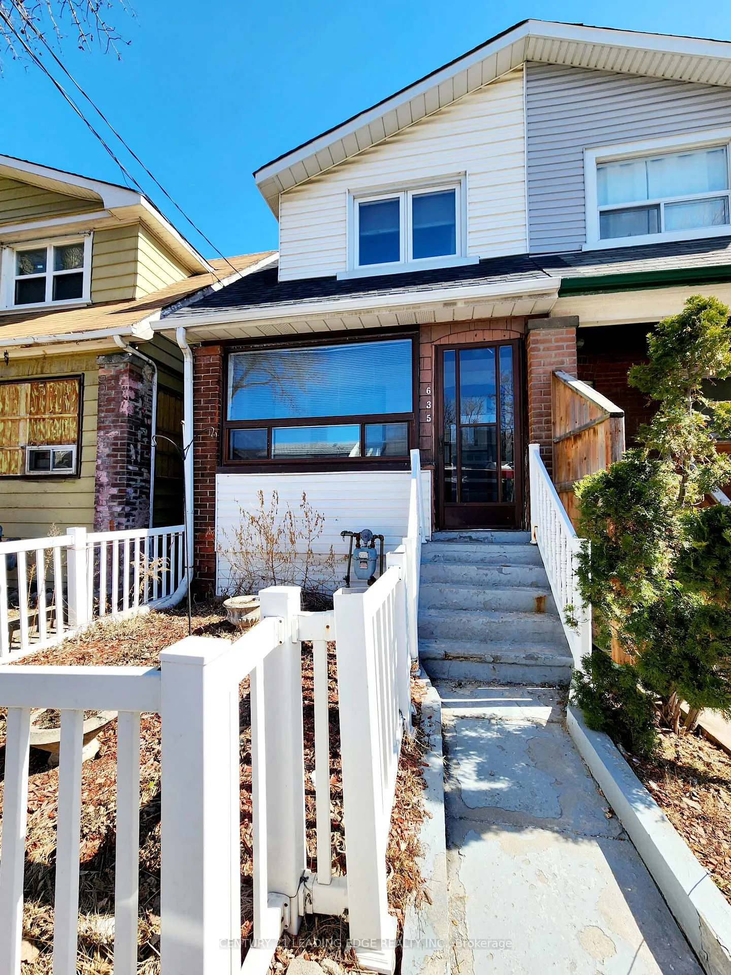 Front of 635 Coxwell Avenue