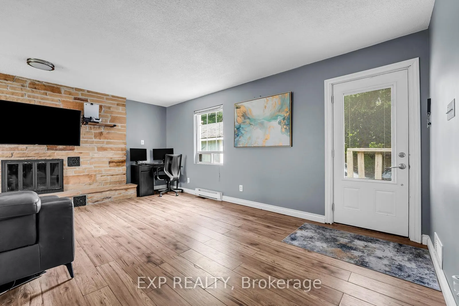 Photo 13 of 81 Mill Street, Richmond Hill, Mill Pond — HOMEH