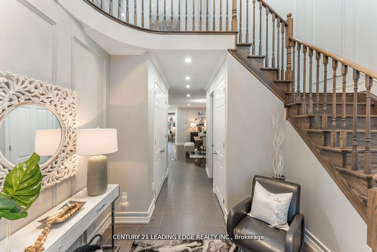 Photo 4 of 2397 Dress Circle Crescent E, Oshawa, Windfields — HOMEH