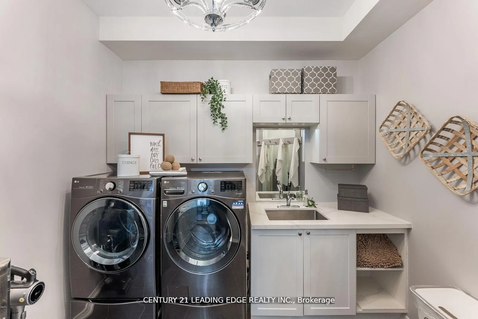 Photo 18 of 2397 Dress Circle Crescent E, Oshawa, Windfields — HOMEH