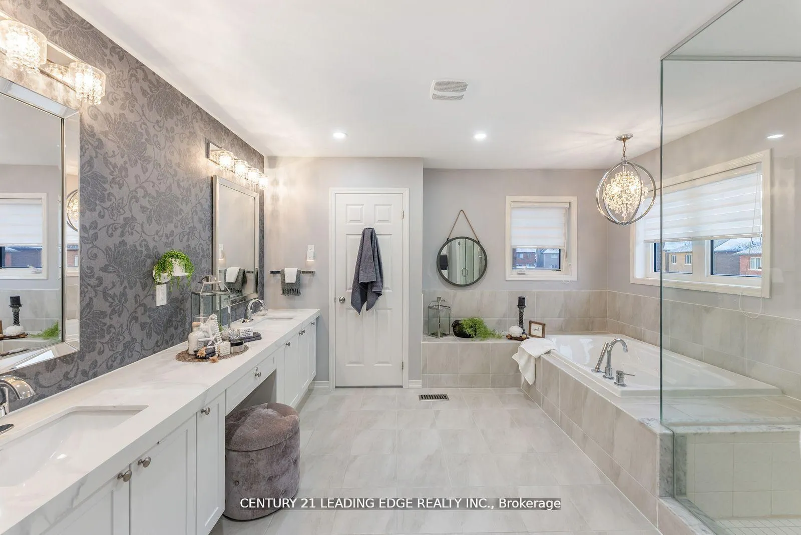 Photo 33 of 2397 Dress Circle Crescent E, Oshawa, Windfields — HOMEH