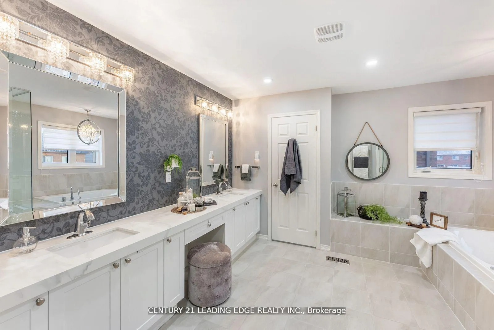 Photo 34 of 2397 Dress Circle Crescent E, Oshawa, Windfields — HOMEH