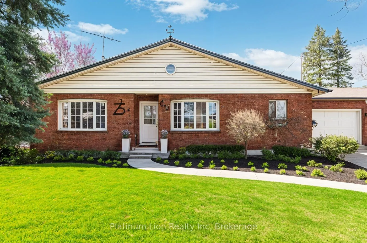 Photo 1 of 520 Anson Drive, Hamilton, Ancaster — HOMEH