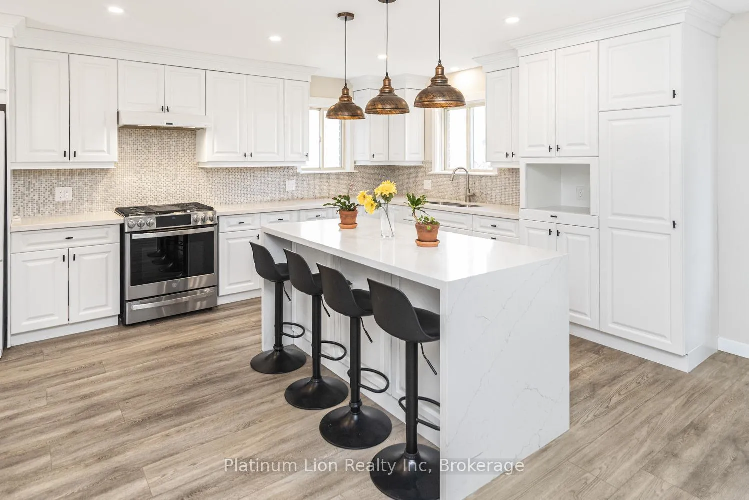 Photo 11 of 520 Anson Drive, Hamilton, Ancaster — HOMEH