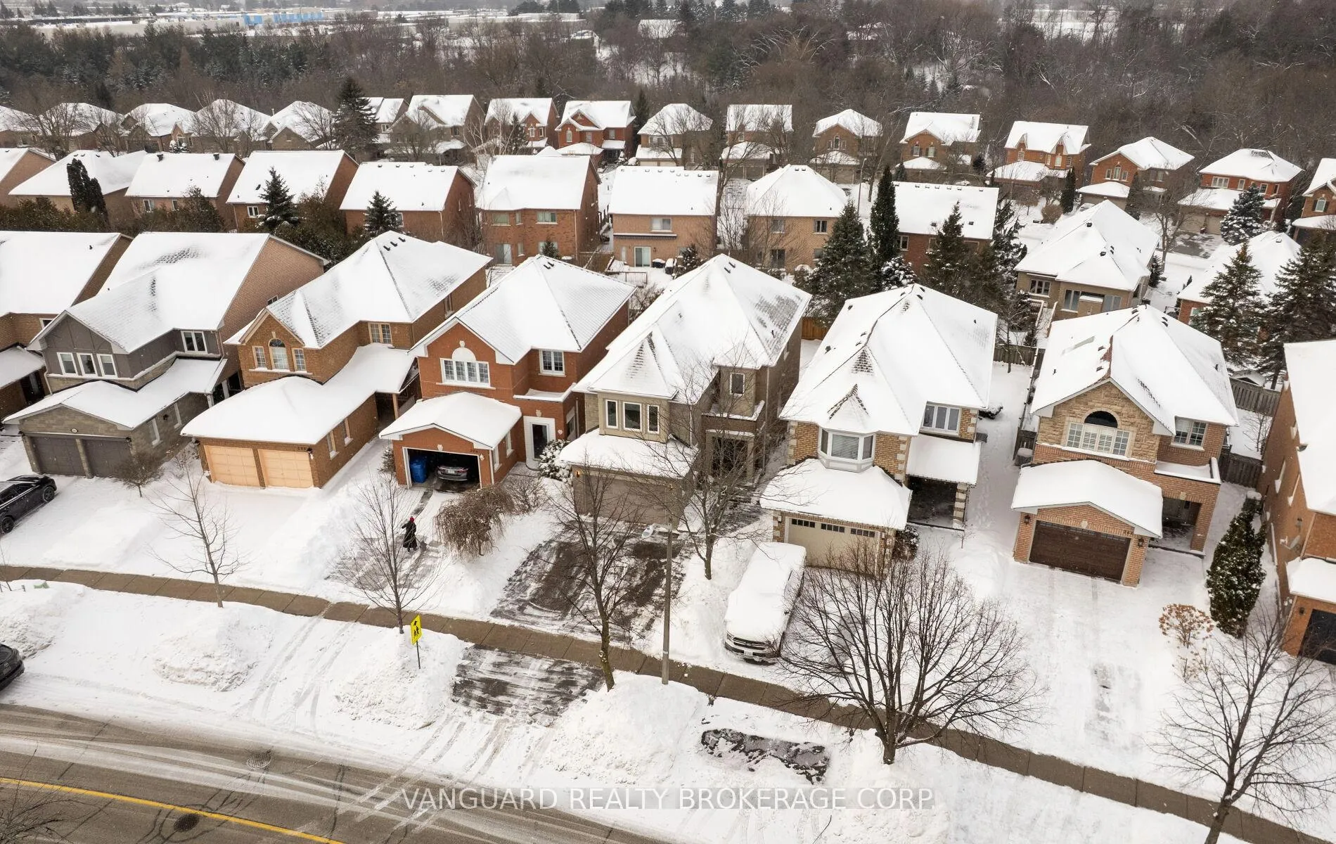 Photo 4 of 272 Stone Road, Aurora, Aurora Grove — HOMEH