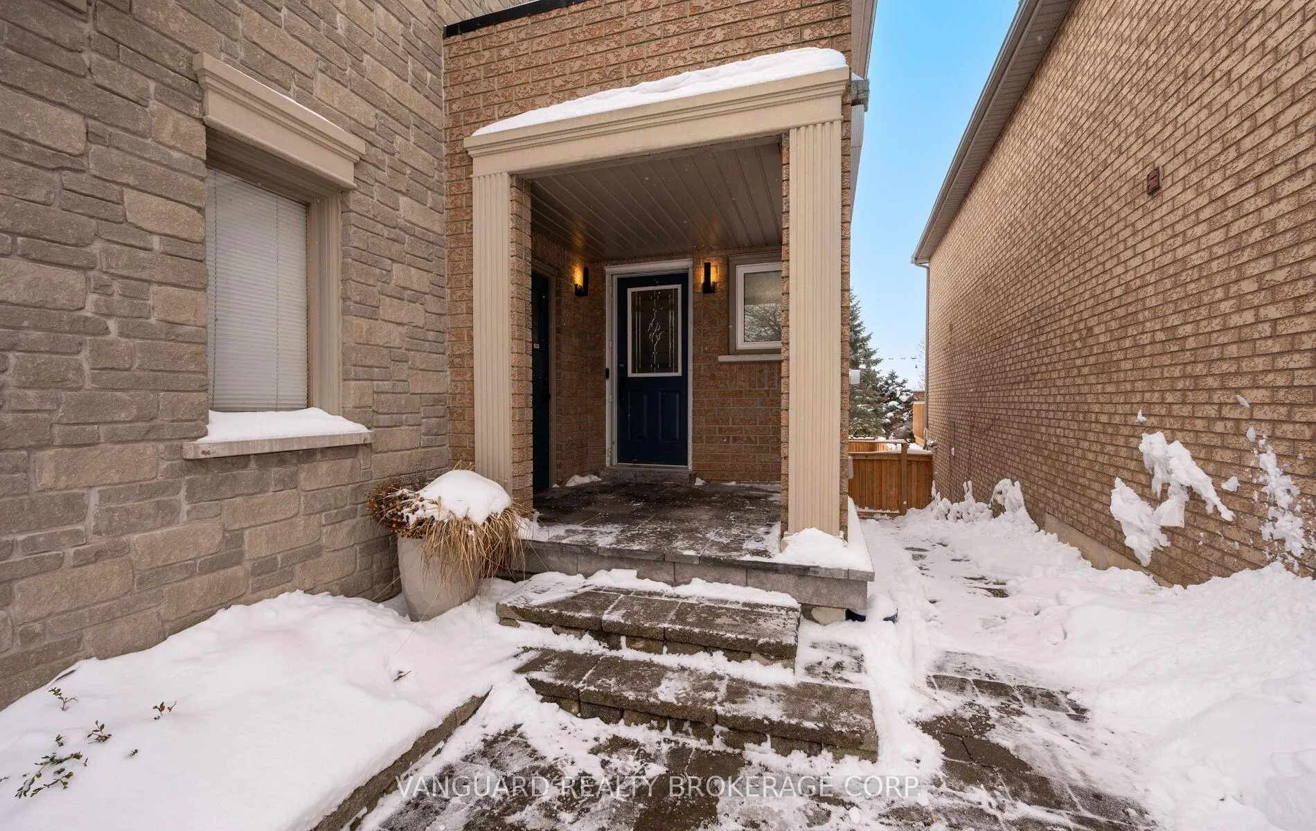 Photo 7 of 272 Stone Road, Aurora, Aurora Grove — HOMEH