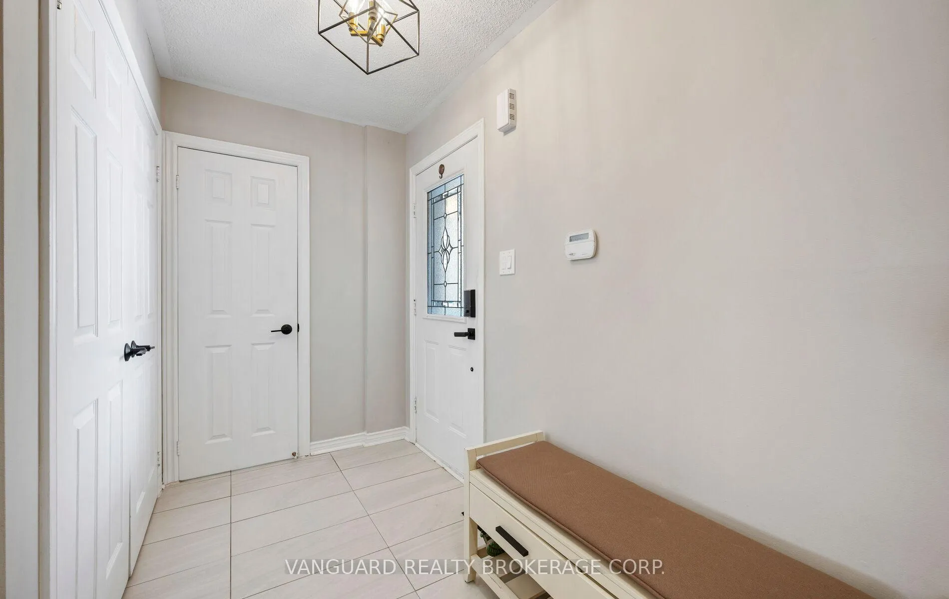 Photo 8 of 272 Stone Road, Aurora, Aurora Grove — HOMEH