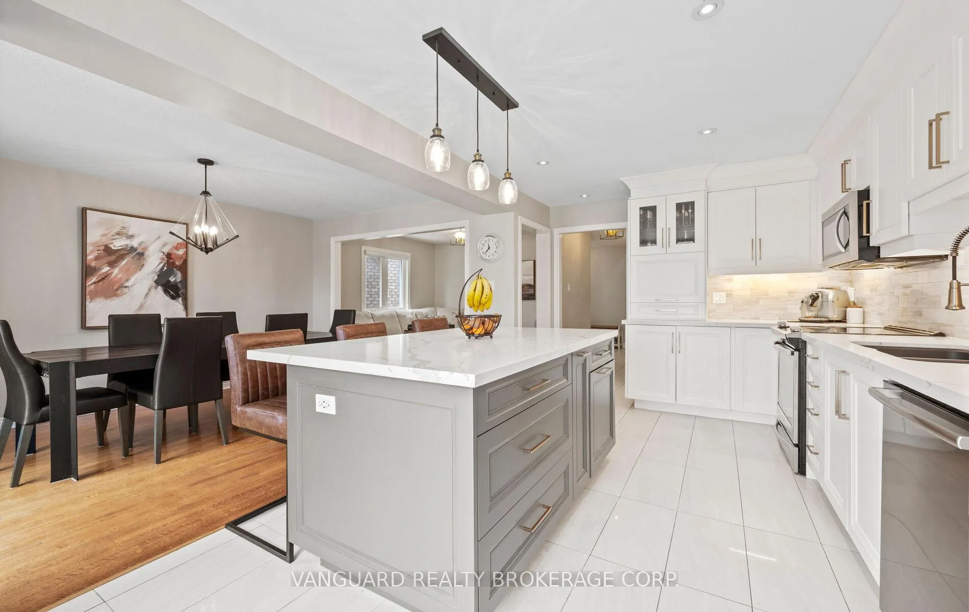 Photo 16 of 272 Stone Road, Aurora, Aurora Grove — HOMEH