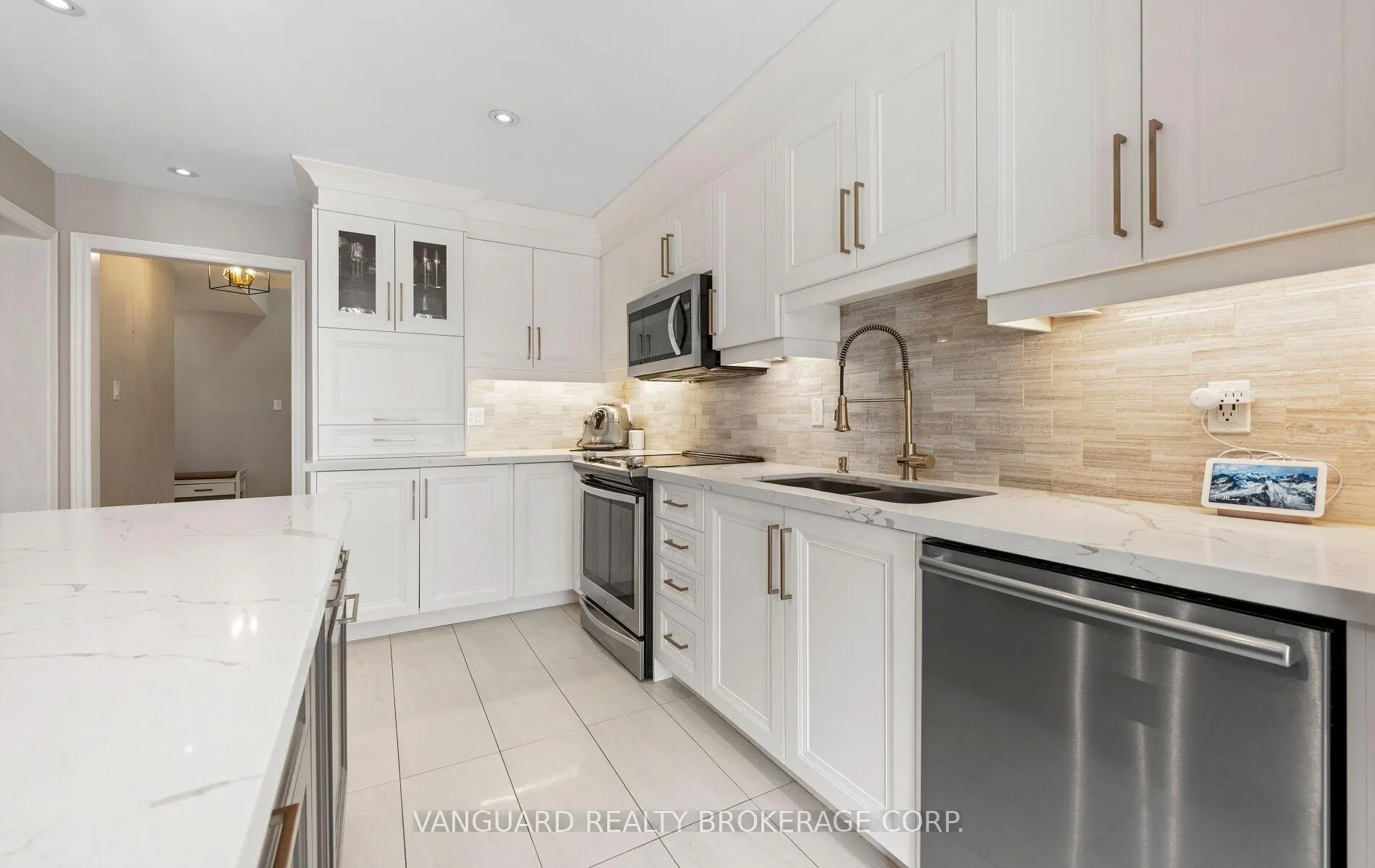 Photo 17 of 272 Stone Road, Aurora, Aurora Grove — HOMEH