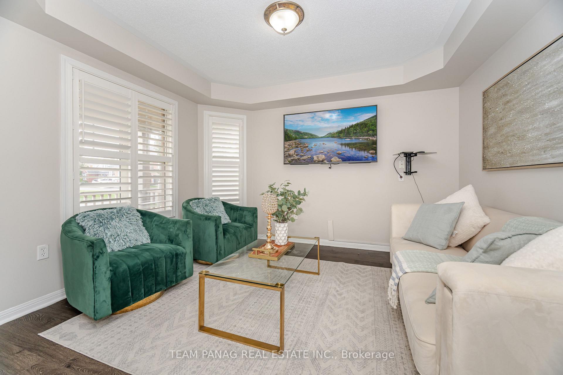 Photo 5 of 29 Dalia Street, Brampton, Credit Valley — HOMEH