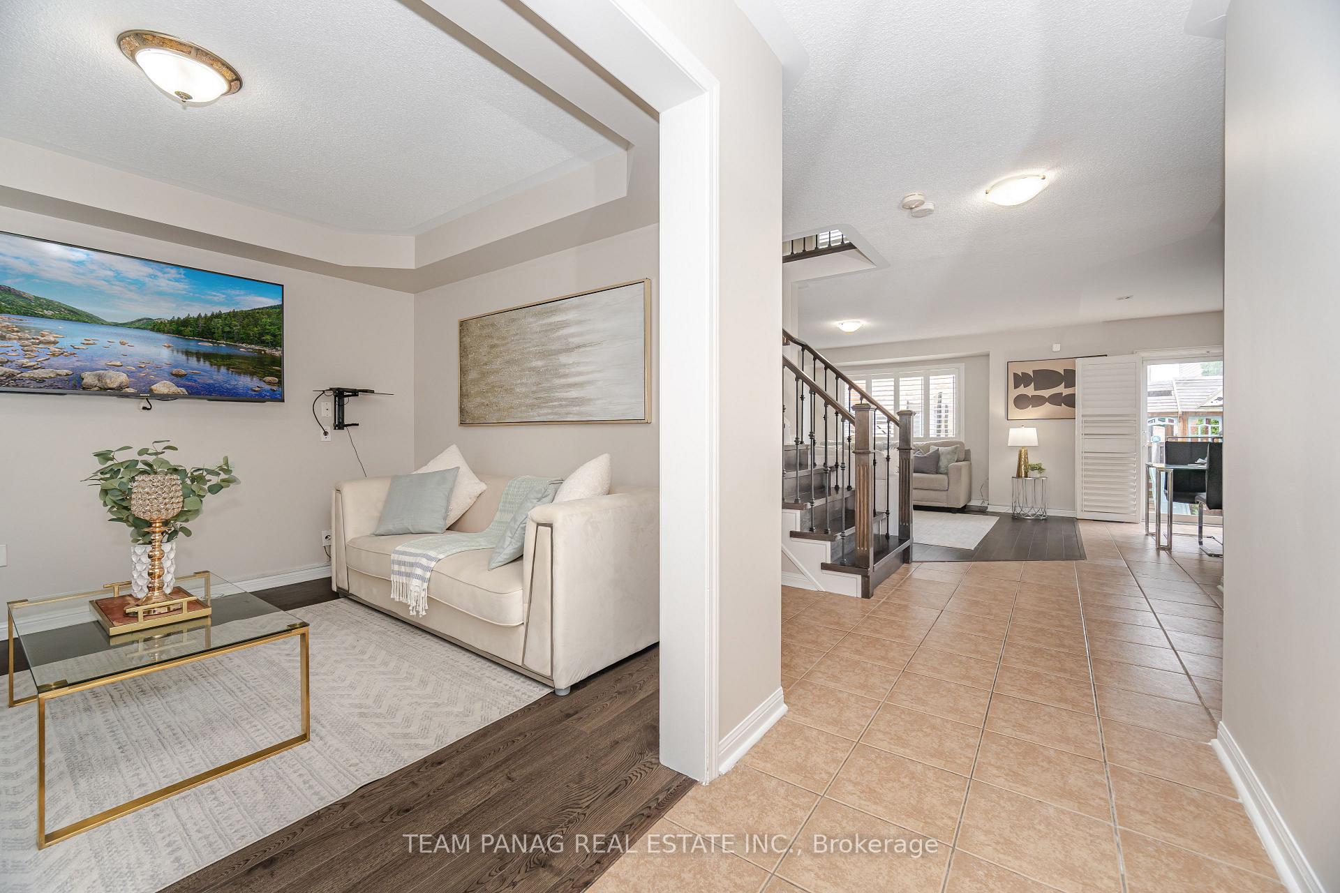 Photo 6 of 29 Dalia Street, Brampton, Credit Valley — HOMEH