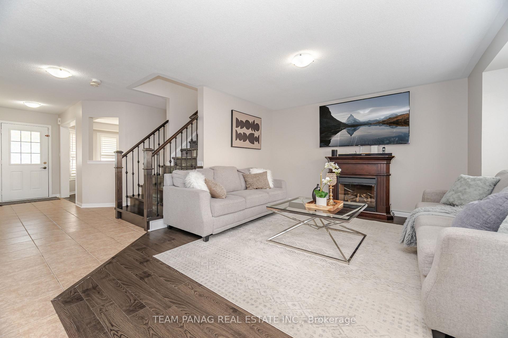 Photo 7 of 29 Dalia Street, Brampton, Credit Valley — HOMEH