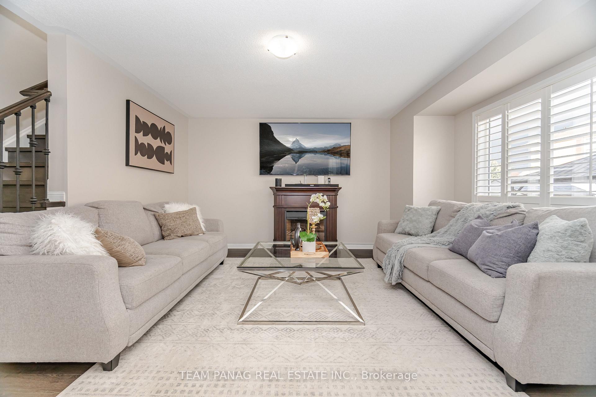 Photo 8 of 29 Dalia Street, Brampton, Credit Valley — HOMEH