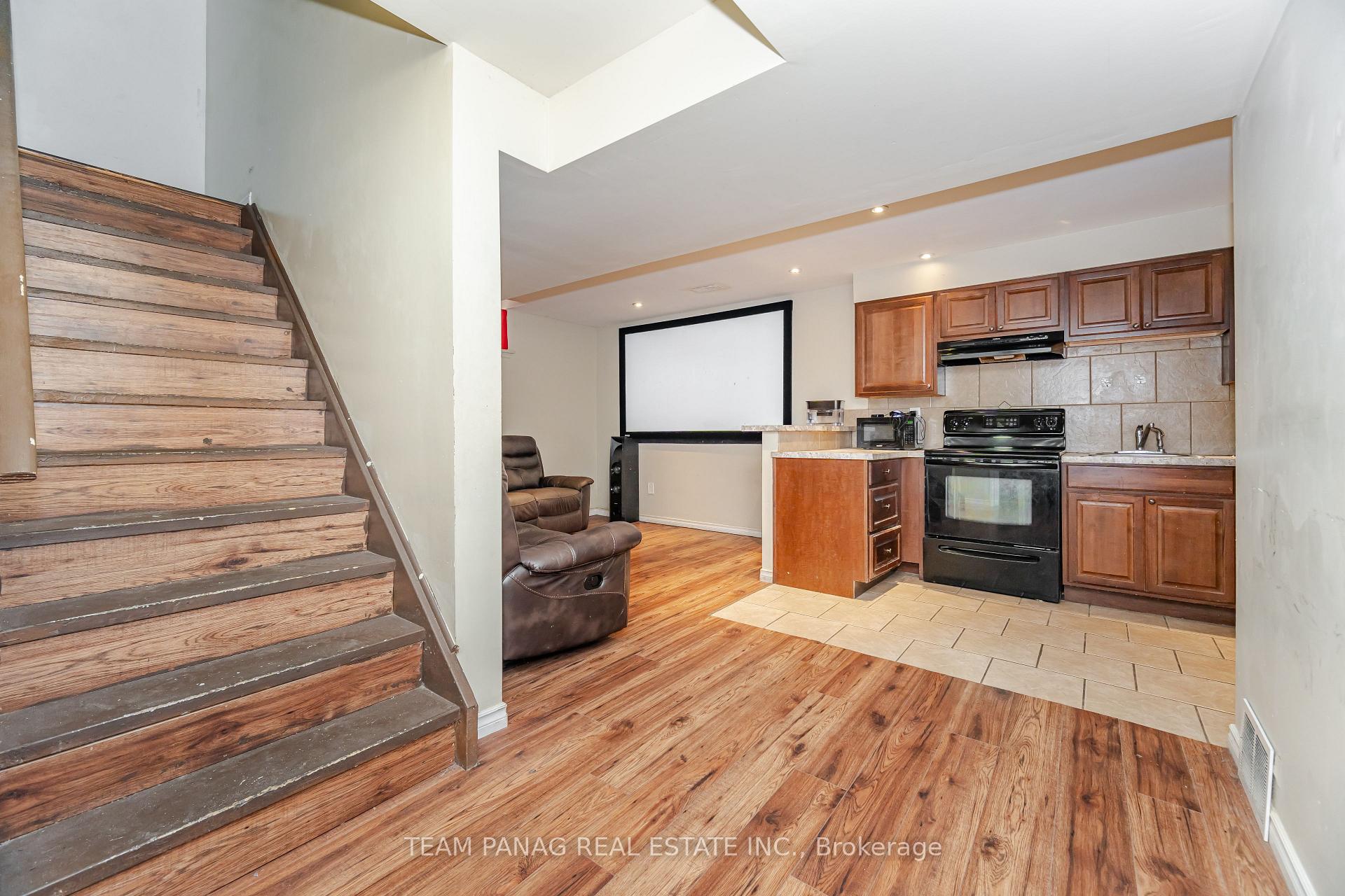 Photo 24 of 29 Dalia Street, Brampton, Credit Valley — HOMEH