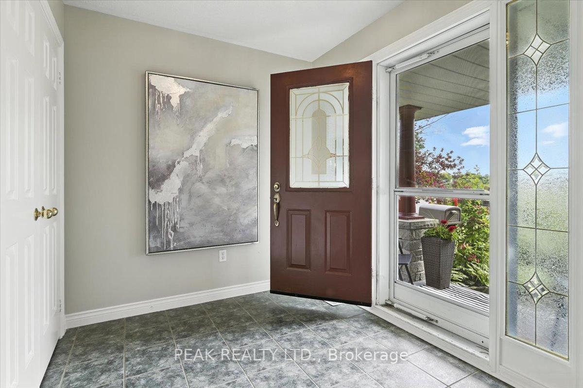 Photo 5 of 2 Granary Lane, Clarington, Courtice — HOMEH