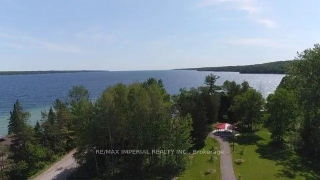 Photo 2 of 4 Plunkett Court, Barrie, Bayshore — HOMEH