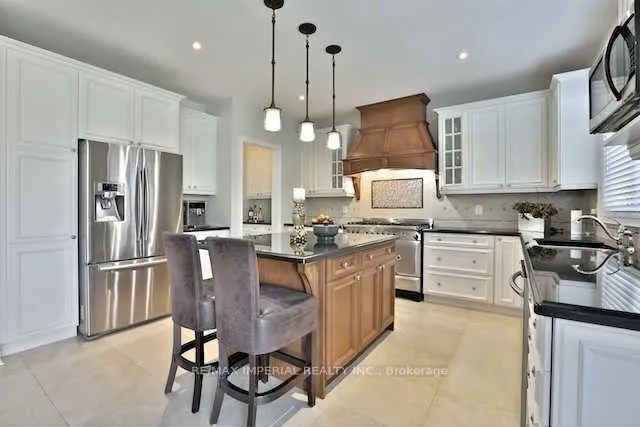 Photo 7 of 4 Plunkett Court, Barrie, Bayshore — HOMEH