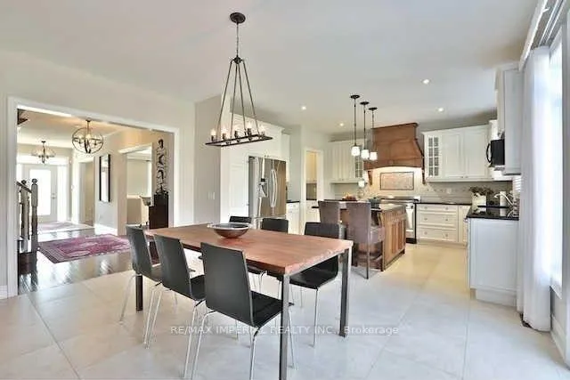 Photo 8 of 4 Plunkett Court, Barrie, Bayshore — HOMEH