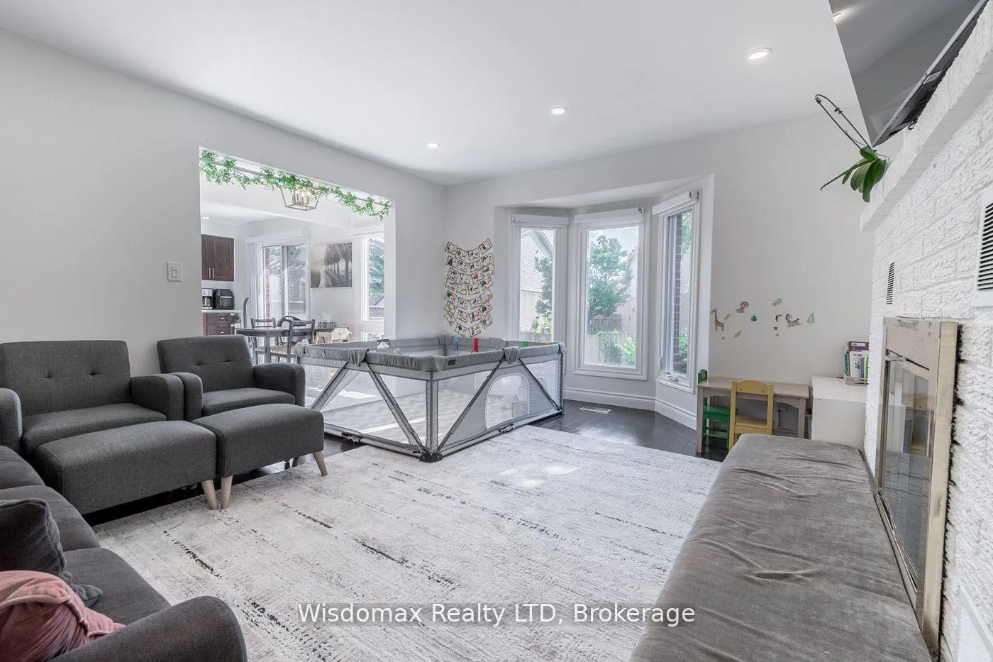 Photo 8 of 15 Capri Street, Thorold, Confederation Heights — HOMEH