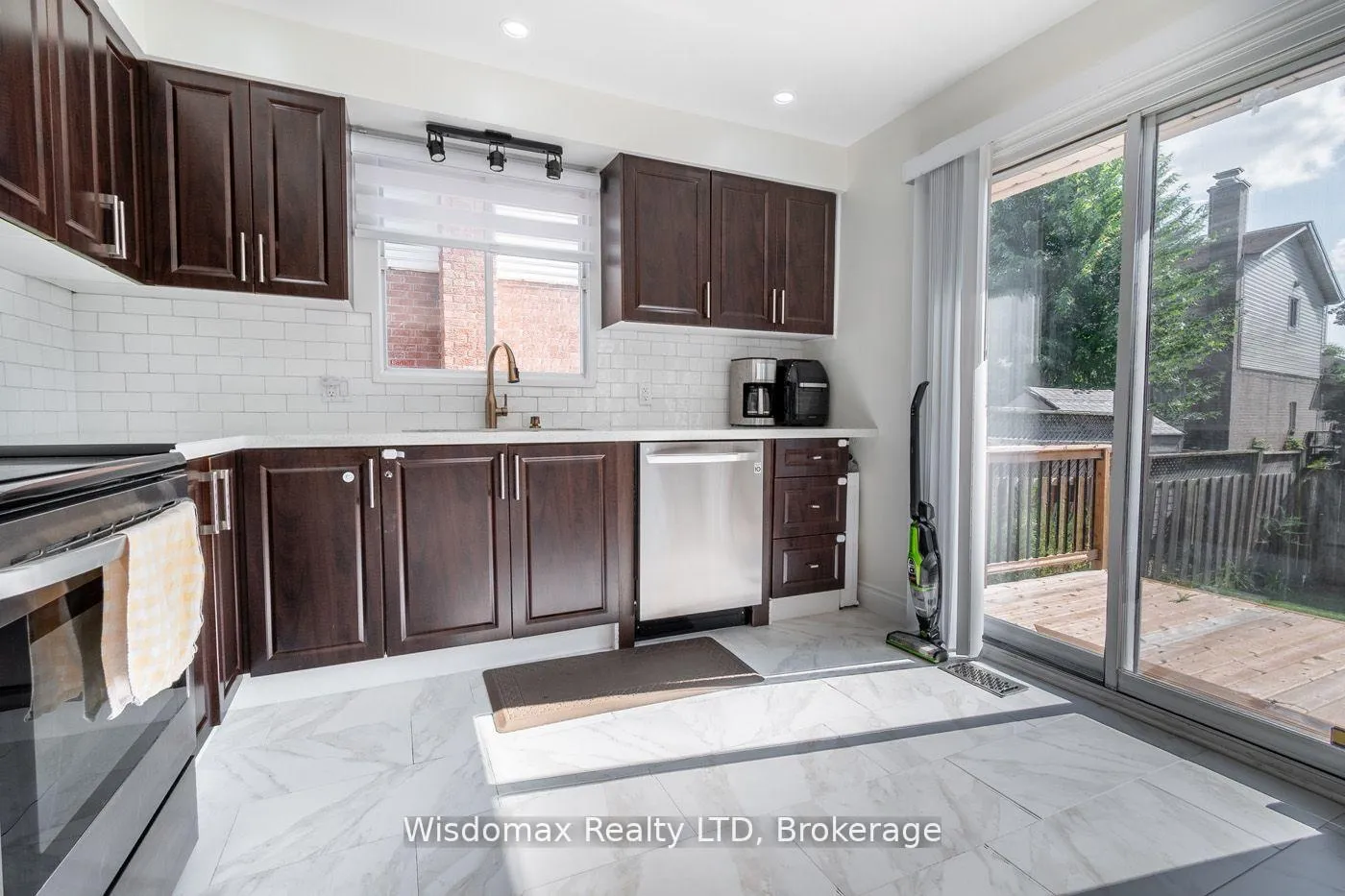 Photo 12 of 15 Capri Street, Thorold, Confederation Heights — HOMEH