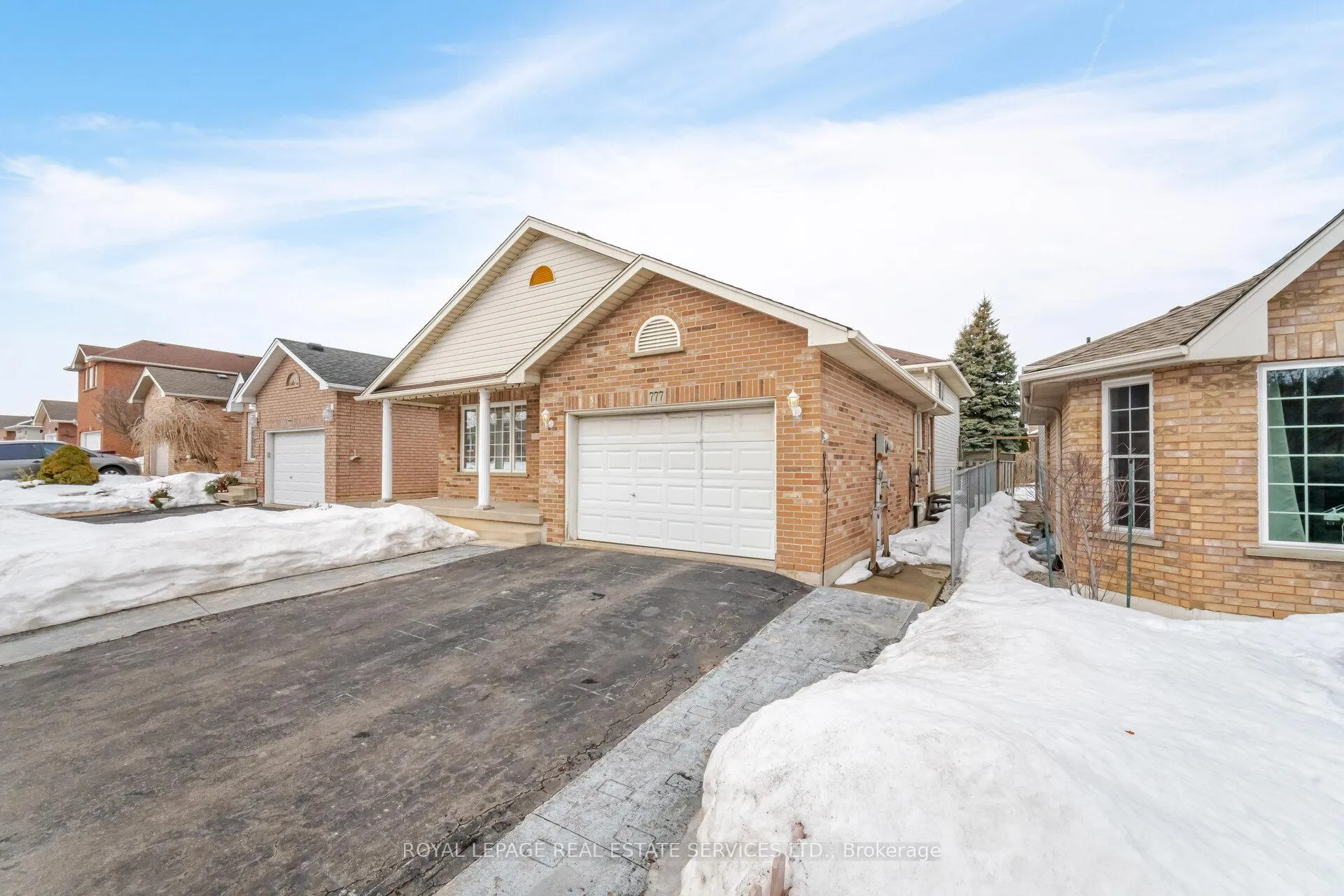 Photo 2 of 777 Limeridge Road E, Hamilton, Lawfield — HOMEH