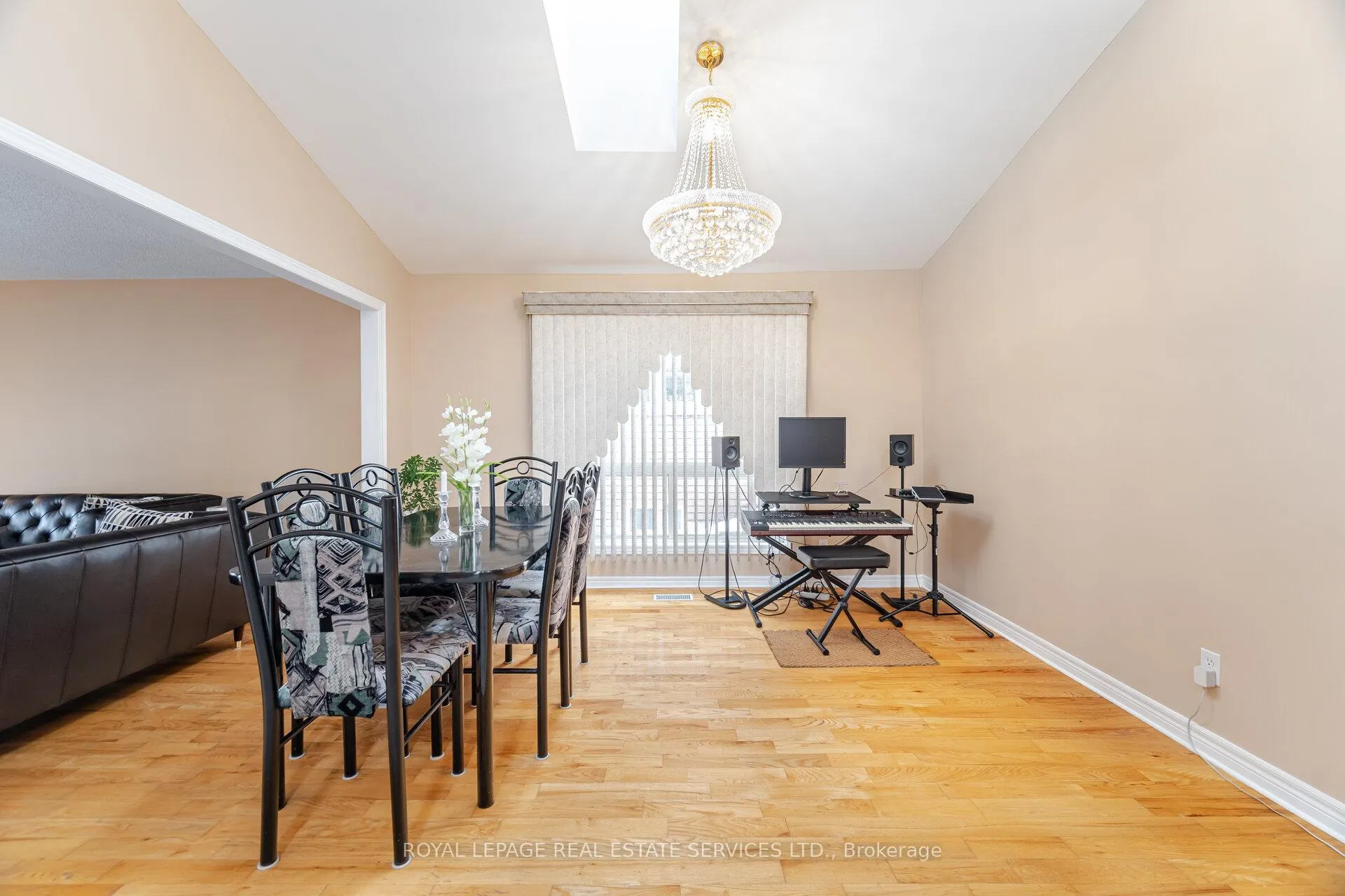 Photo 9 of 777 Limeridge Road E, Hamilton, Lawfield — HOMEH