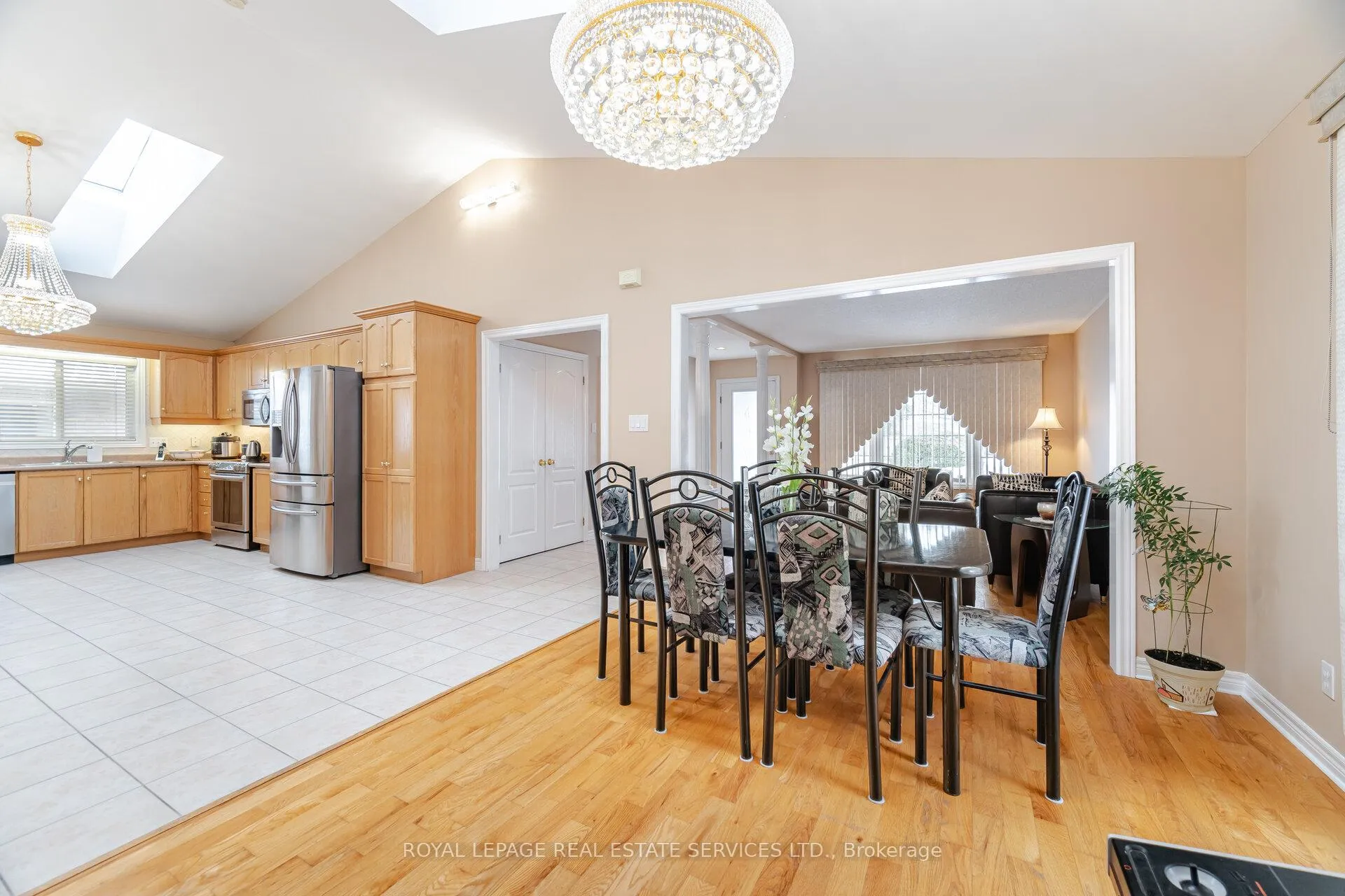 Photo 11 of 777 Limeridge Road E, Hamilton, Lawfield — HOMEH