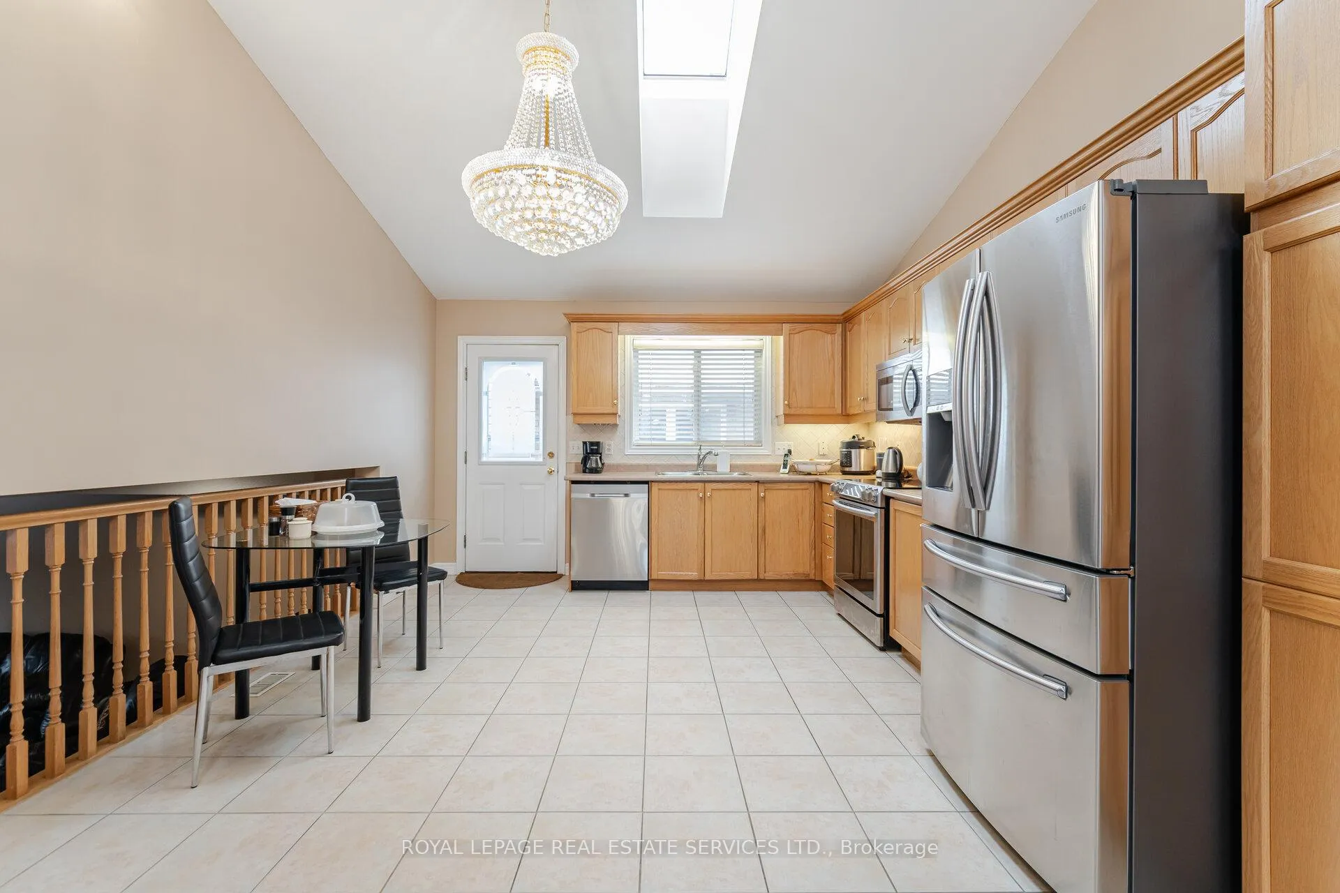 Photo 12 of 777 Limeridge Road E, Hamilton, Lawfield — HOMEH