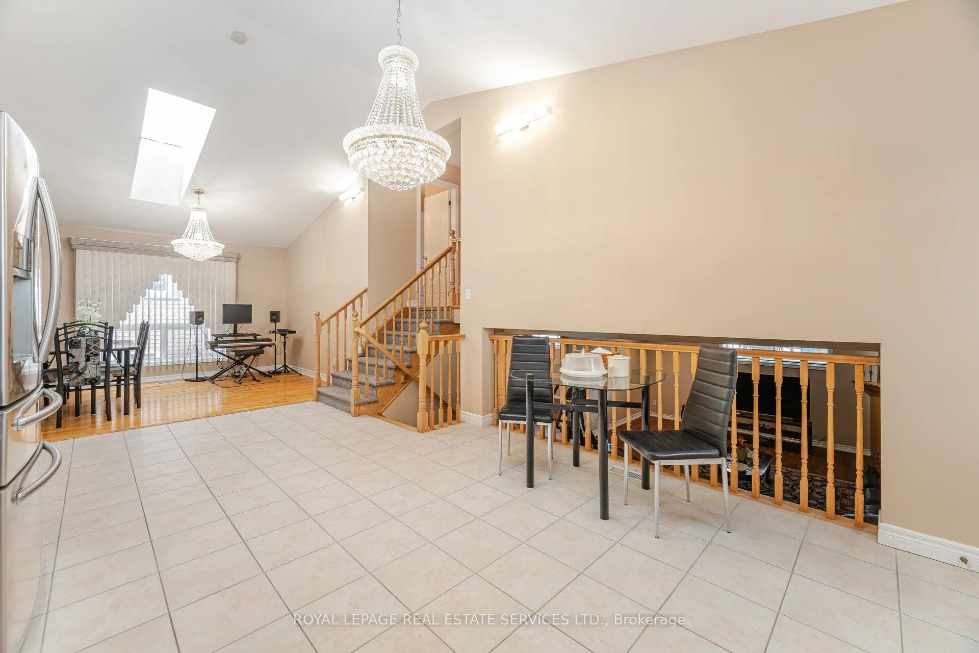 Photo 16 of 777 Limeridge Road E, Hamilton, Lawfield — HOMEH
