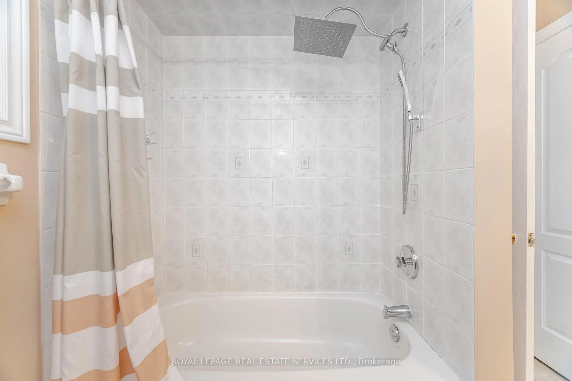 Photo 32 of 777 Limeridge Road E, Hamilton, Lawfield — HOMEH