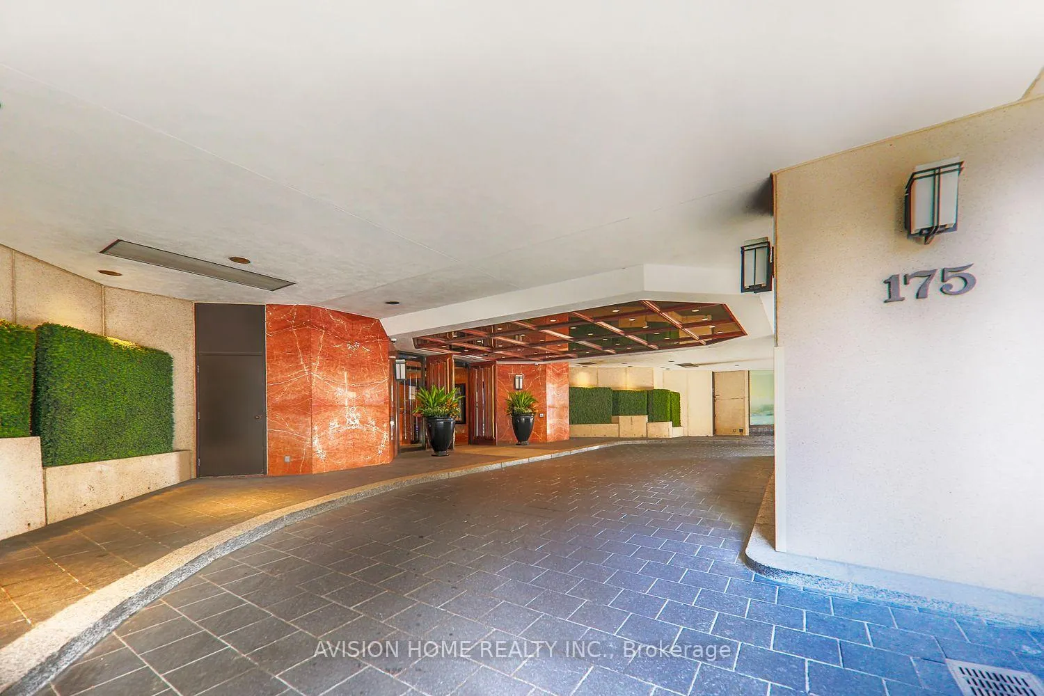 Photo 2 of Unit 1210, 175 Cumberland Street, Toronto, The Annex — HOMEH