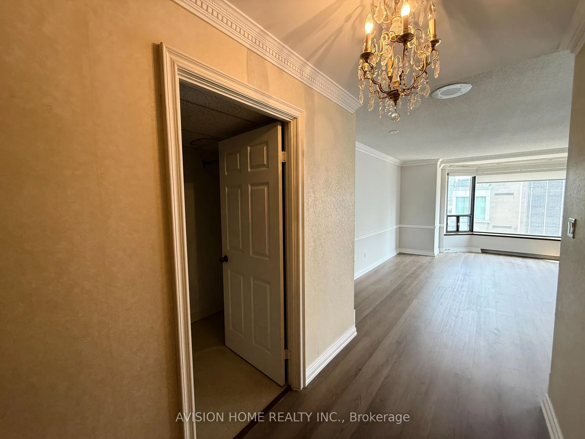 Photo 7 of Unit 1210, 175 Cumberland Street, Toronto, The Annex — HOMEH