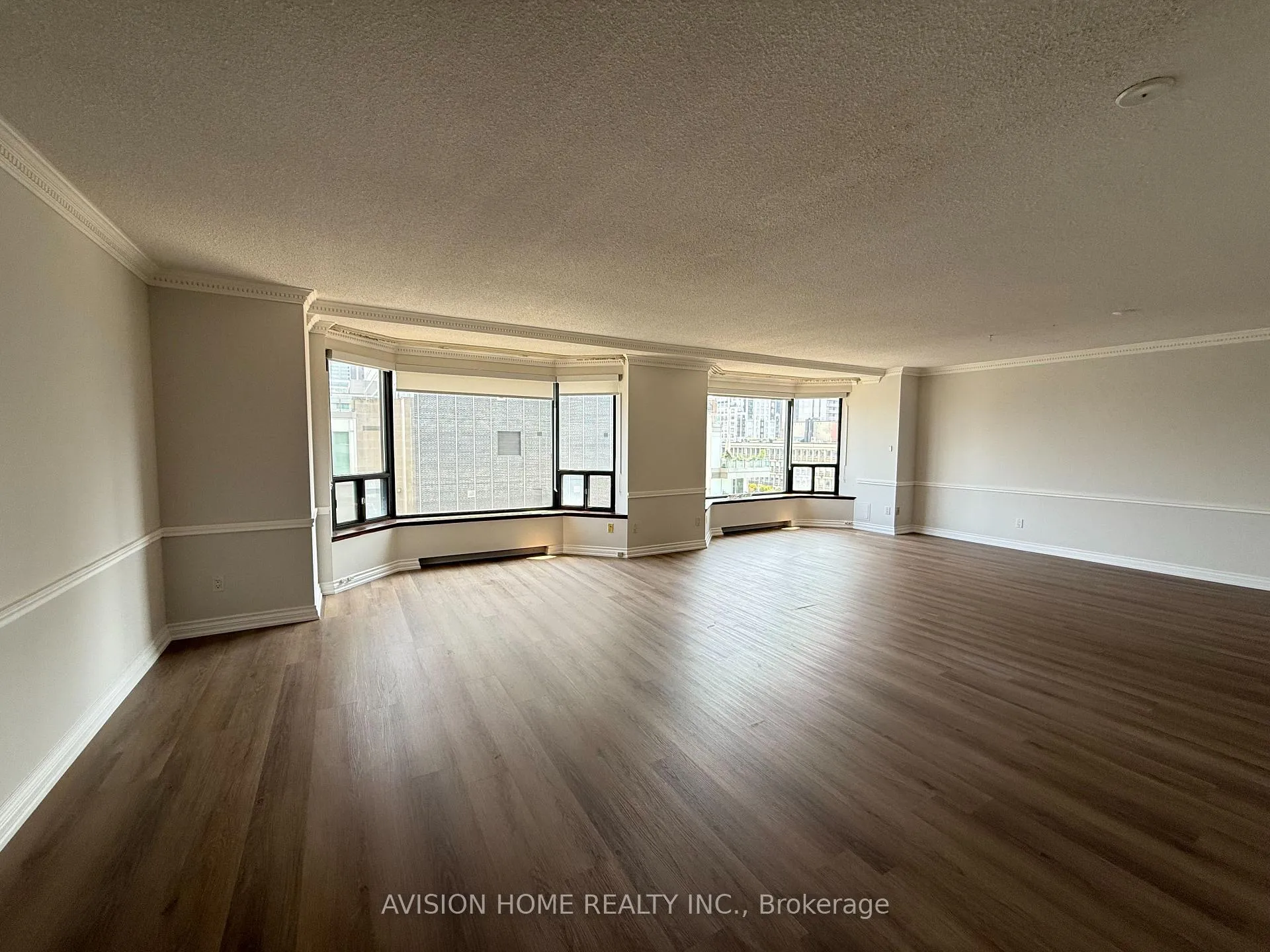 Photo 8 of Unit 1210, 175 Cumberland Street, Toronto, The Annex — HOMEH