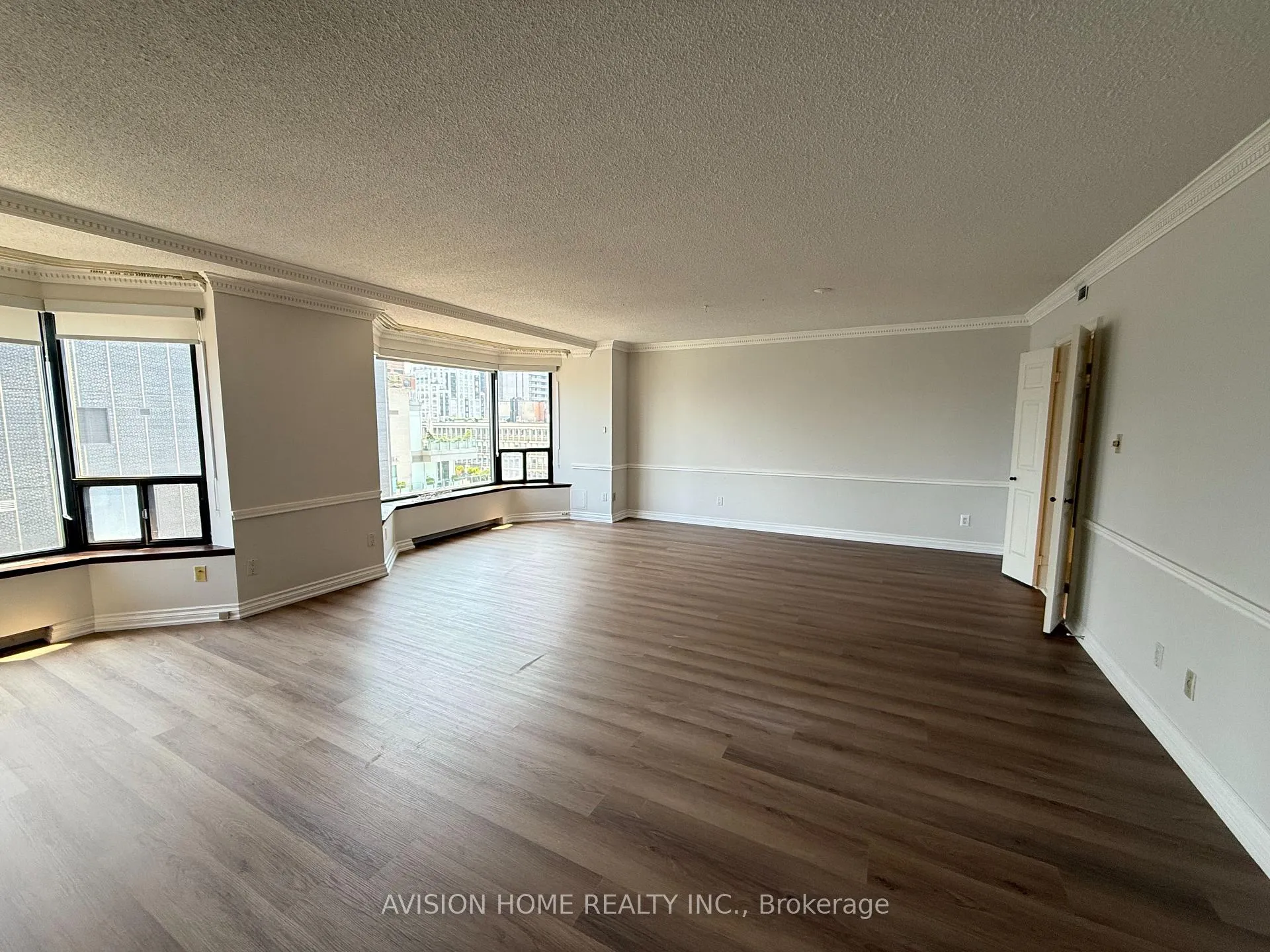 Photo 9 of Unit 1210, 175 Cumberland Street, Toronto, The Annex — HOMEH