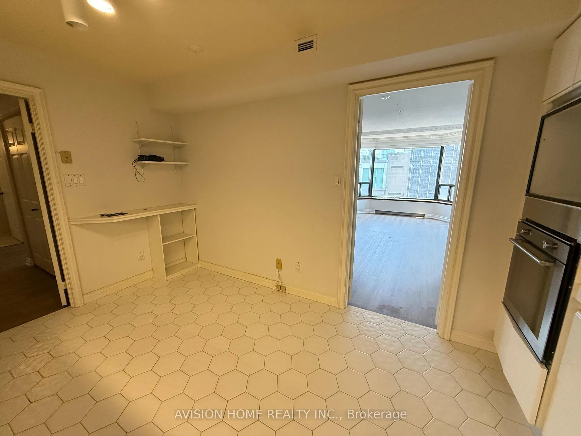 Photo 11 of Unit 1210, 175 Cumberland Street, Toronto, The Annex — HOMEH