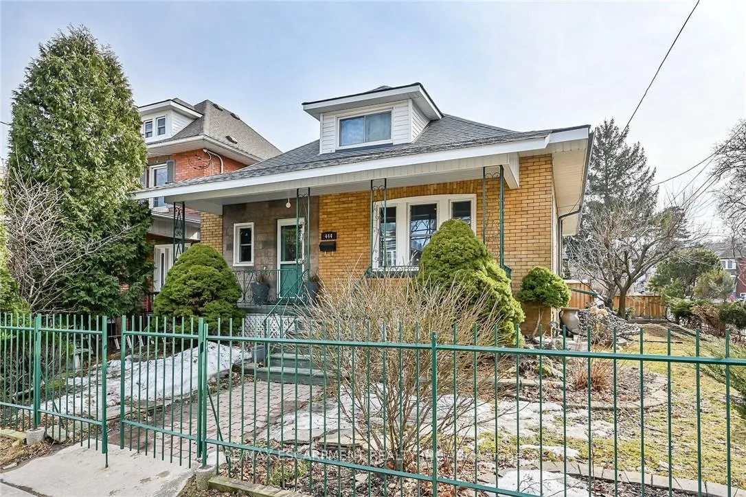 Photo 2 of 444 Maple Avenue, Hamilton, Delta — HOMEH