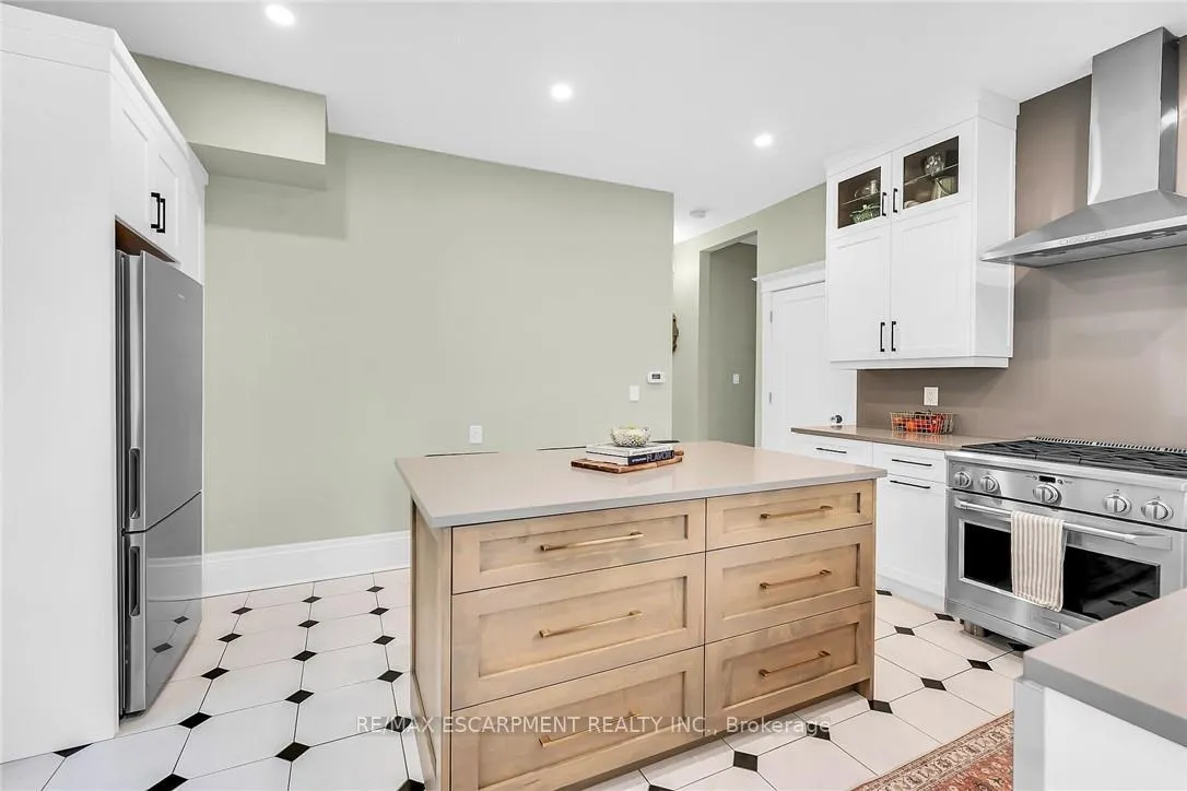 Photo 15 of 444 Maple Avenue, Hamilton, Delta — HOMEH