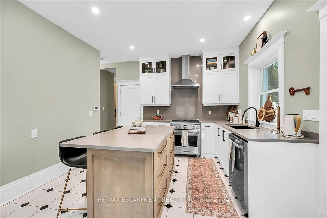 Photo 16 of 444 Maple Avenue, Hamilton, Delta — HOMEH
