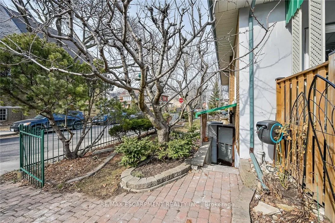 Photo 48 of 444 Maple Avenue, Hamilton, Delta — HOMEH