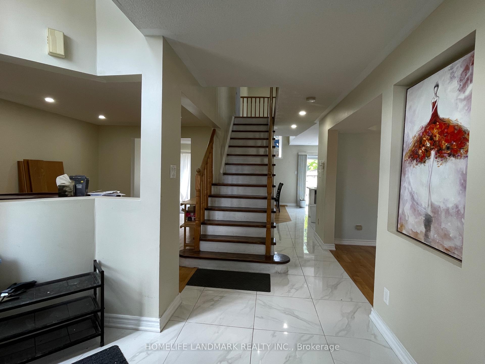 Photo 7 of 131 Tunbridge Road, Barrie, Georgian Drive — HOMEH