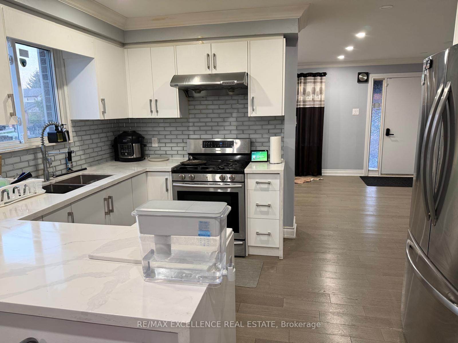 Photo 7 of 72 Rotherglen Court, Brampton, Brampton West — HOMEH