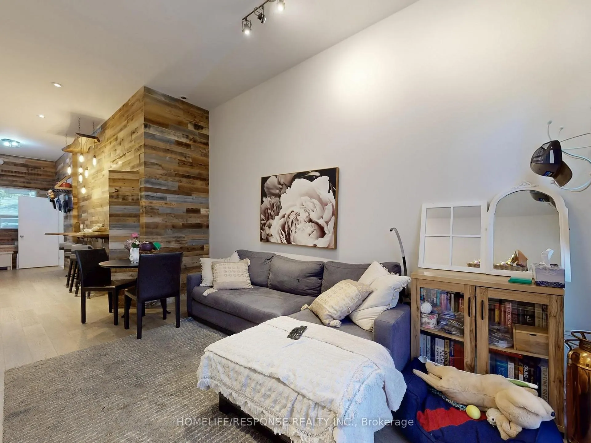 Photo 5 of 1095 Dundas Street E, Toronto, South Riverdale — HOMEH
