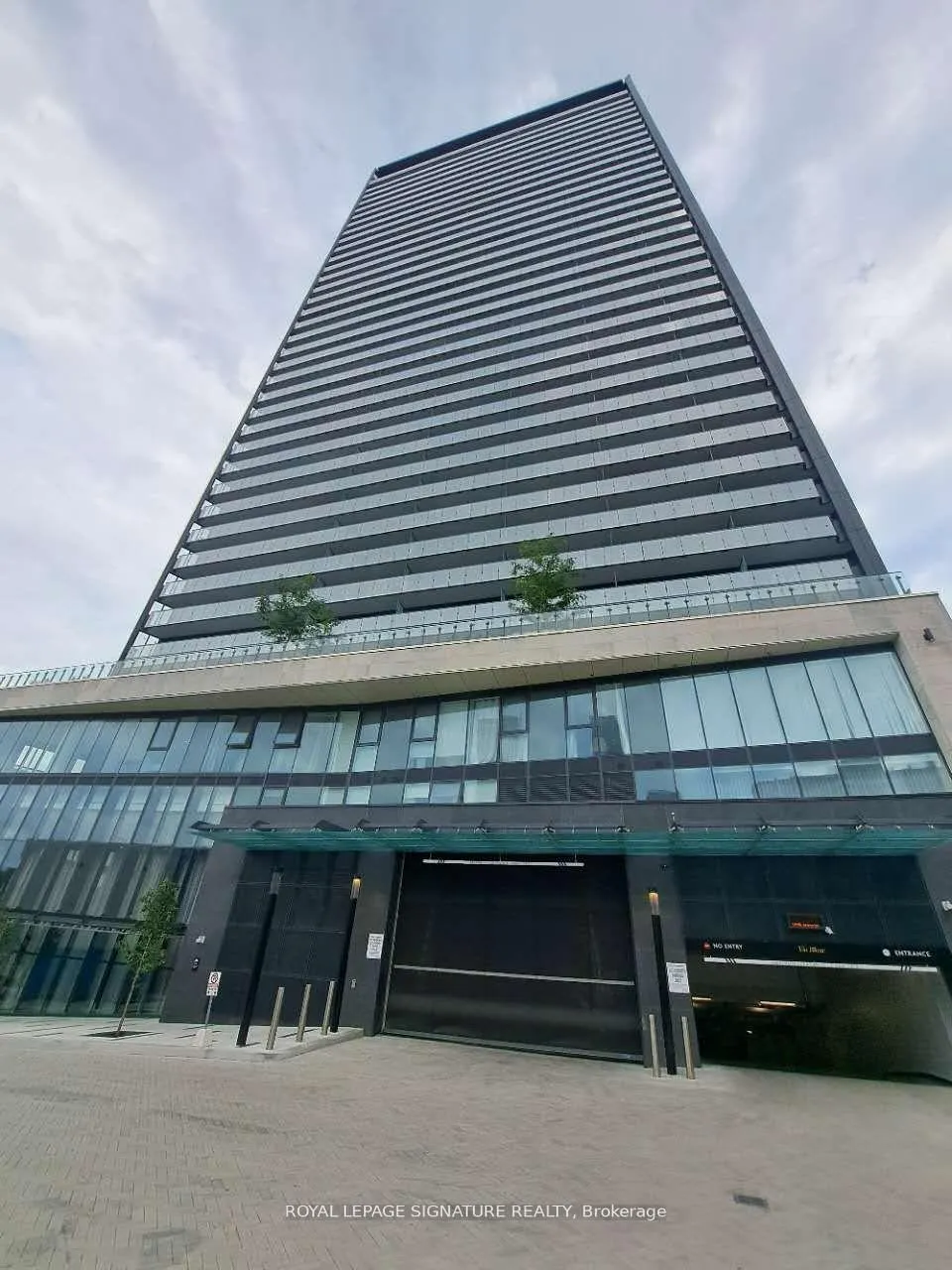 Front of Unit 1901, 575 Bloor Street E