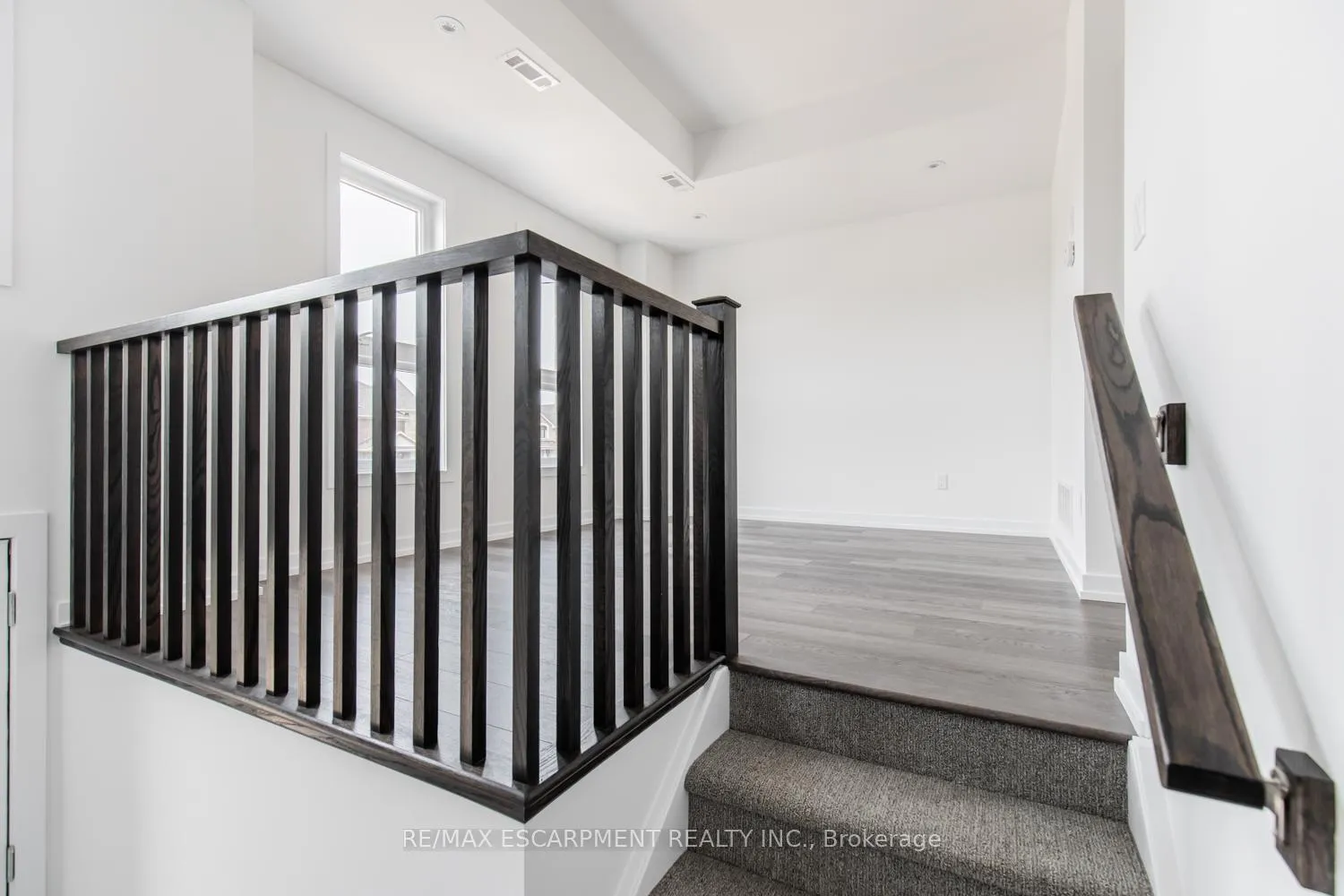 Photo 4 of Unit 7, 70 Kenesky Drive, Hamilton, Waterdown — HOMEH