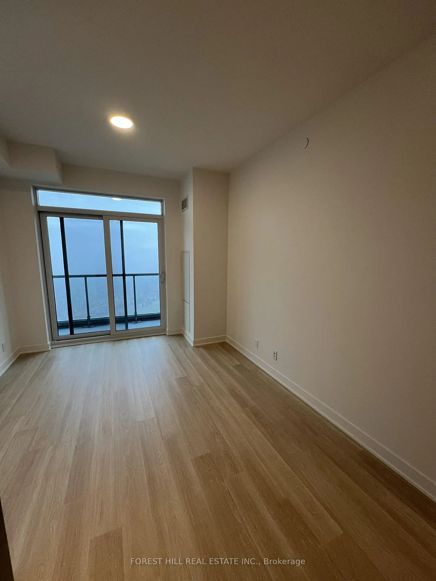 Photo 2 of Unit 3204, 30 Upper Mall Way, Vaughan, Brownridge — HOMEH