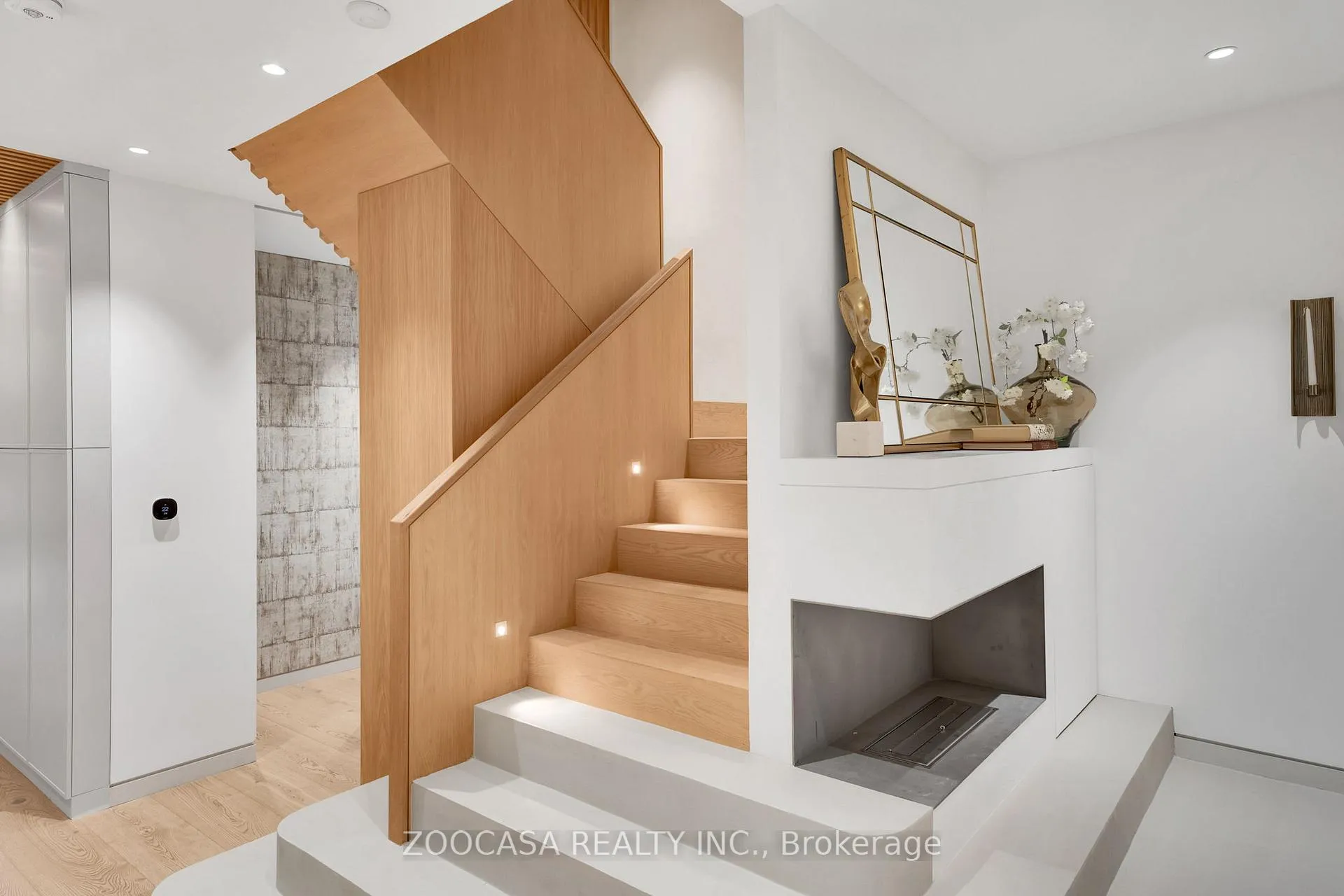 Photo 9 of 47 Roxborough Street W, Toronto, The Annex — HOMEH