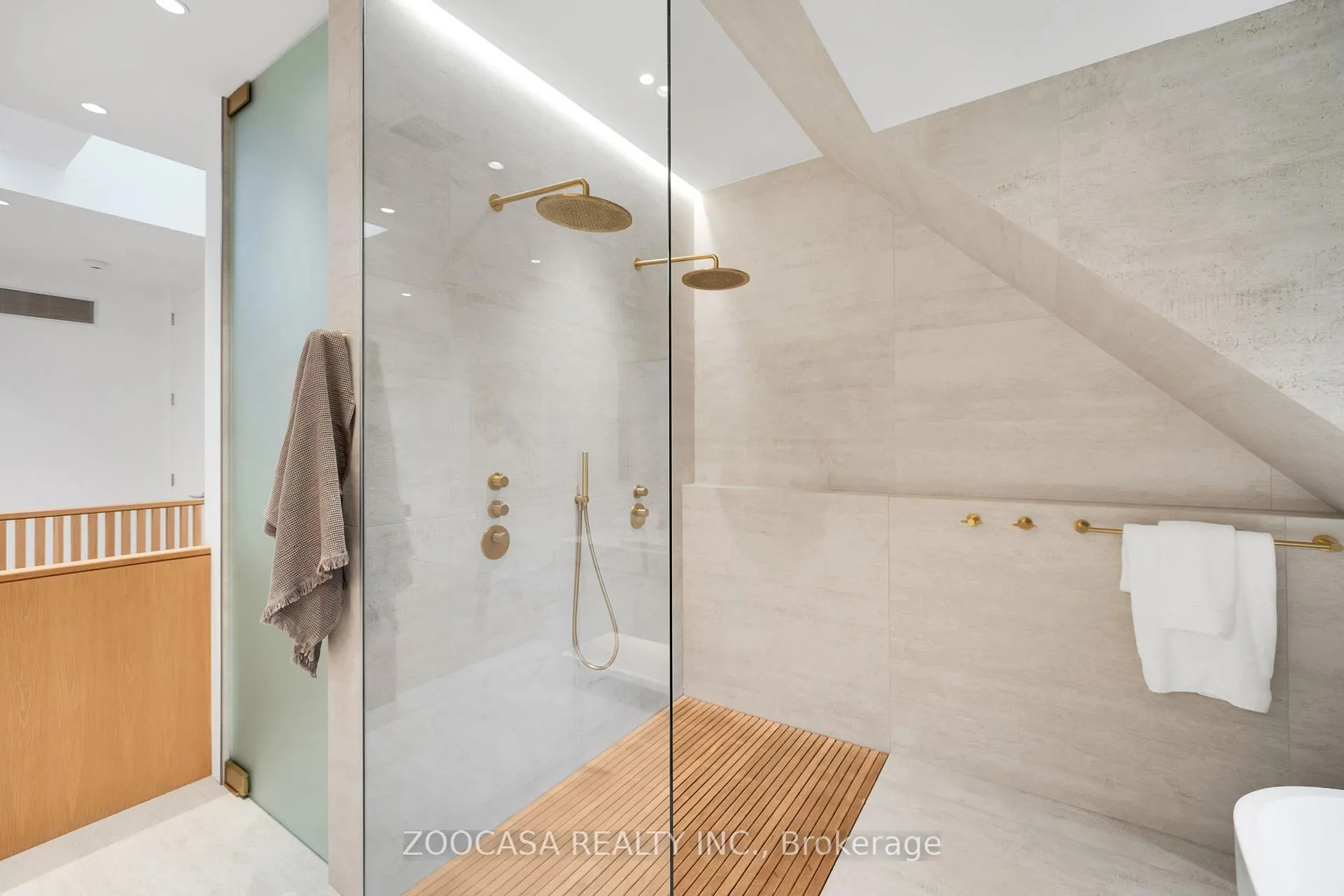Photo 19 of 47 Roxborough Street W, Toronto, The Annex — HOMEH